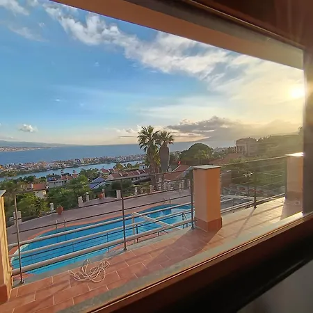 Вилла Sicily In *